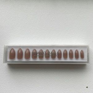 Static Nails Pop-On Manicure